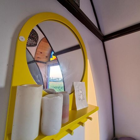 Central Tiny Houses Bucareste Exterior foto