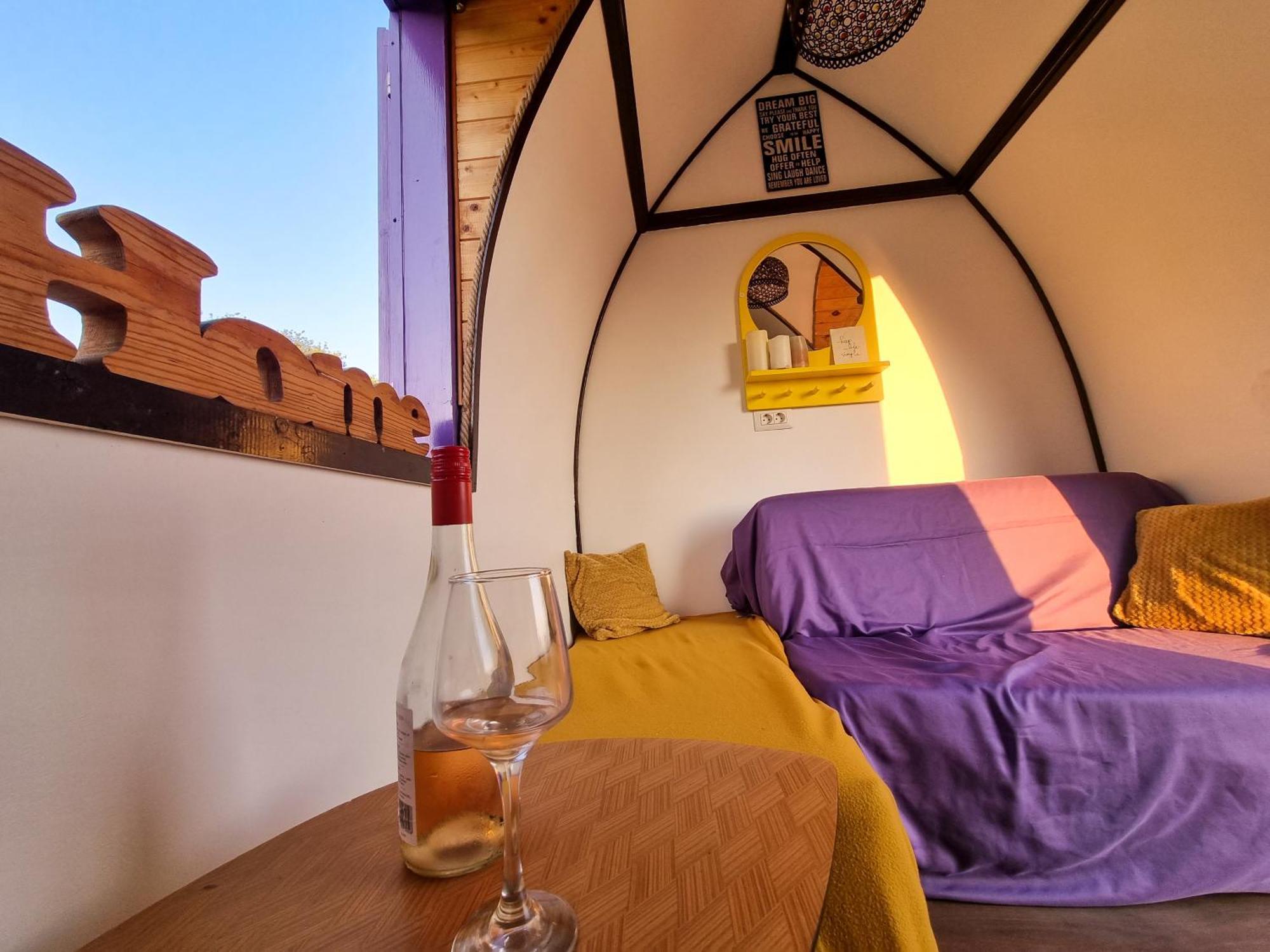 Central Tiny Houses Bucareste Exterior foto