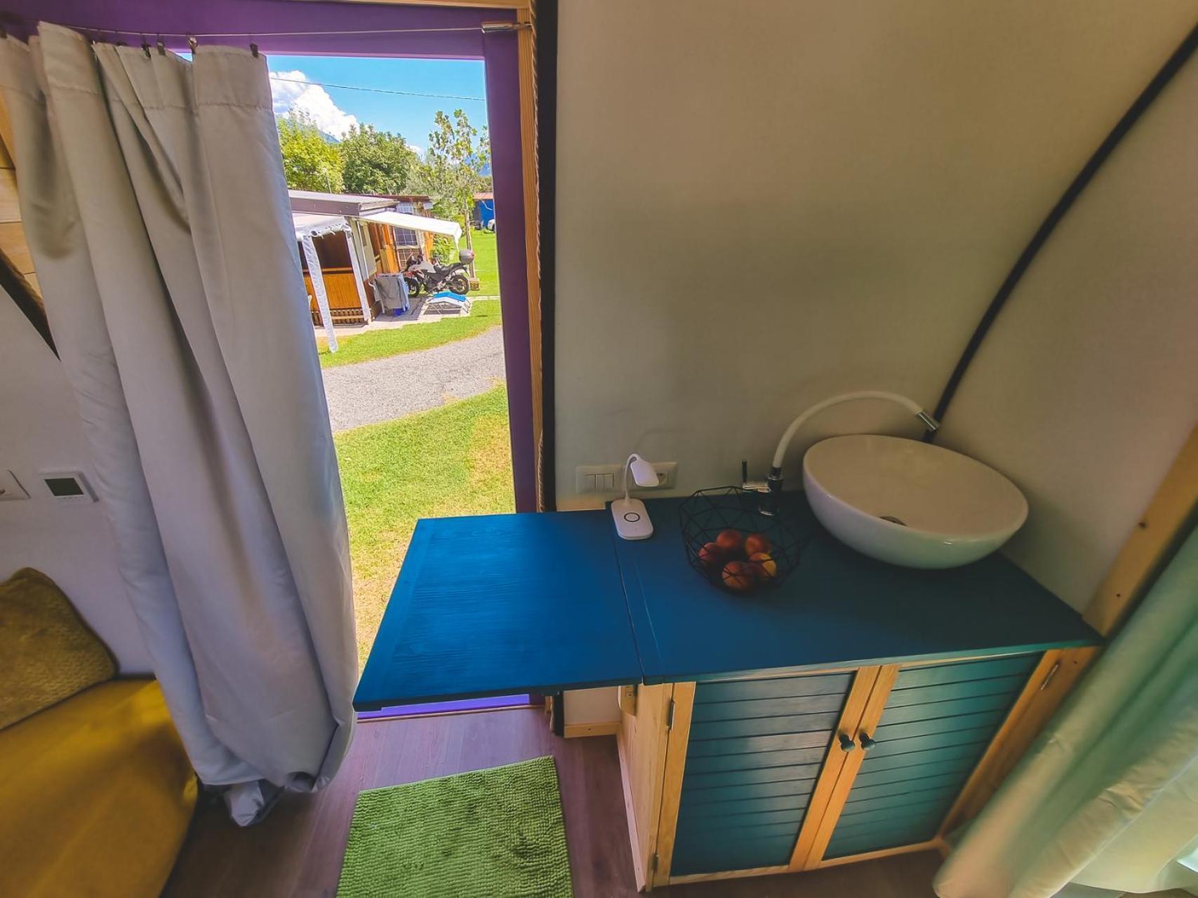 Central Tiny Houses Bucareste Exterior foto